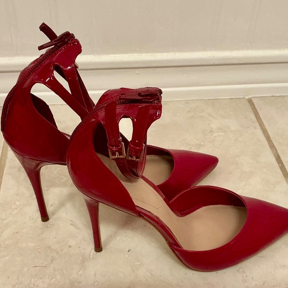 ALDO Red Patent Pointed Toe Ankle Strap Heels - Size 8.5 - Picture 2 of 3
